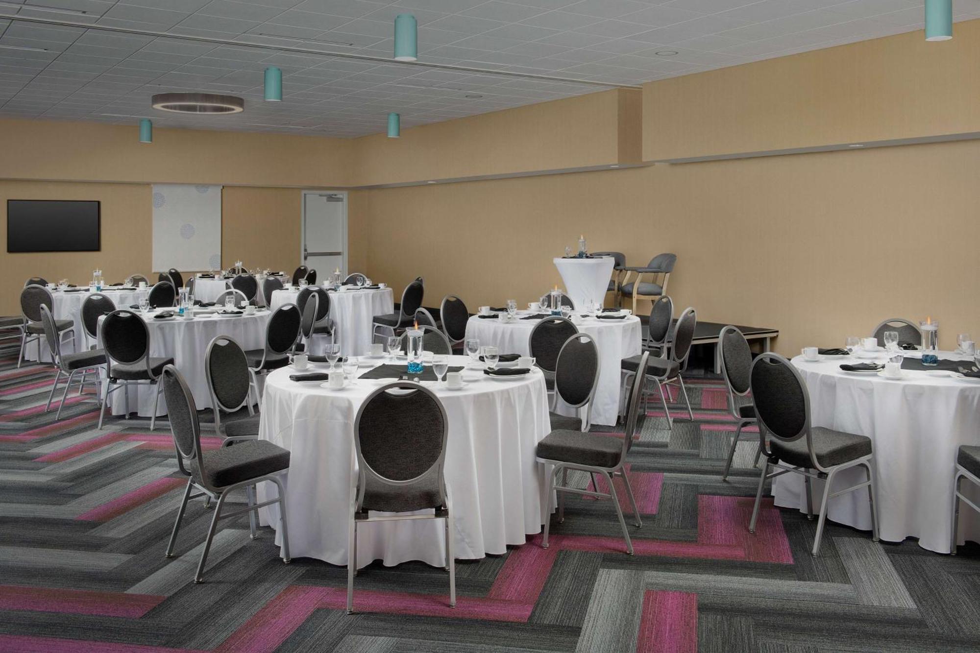 Tru By Hilton Orlando Convention Center Otel Williamsburg Dış mekan fotoğraf